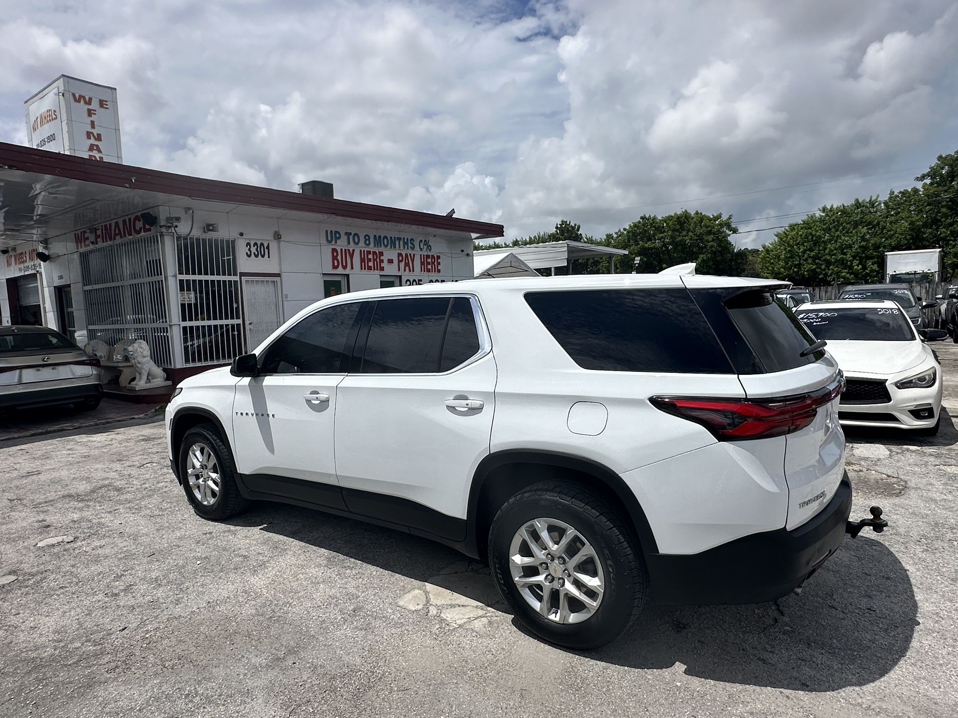 used 2022 chevy traverse - back view