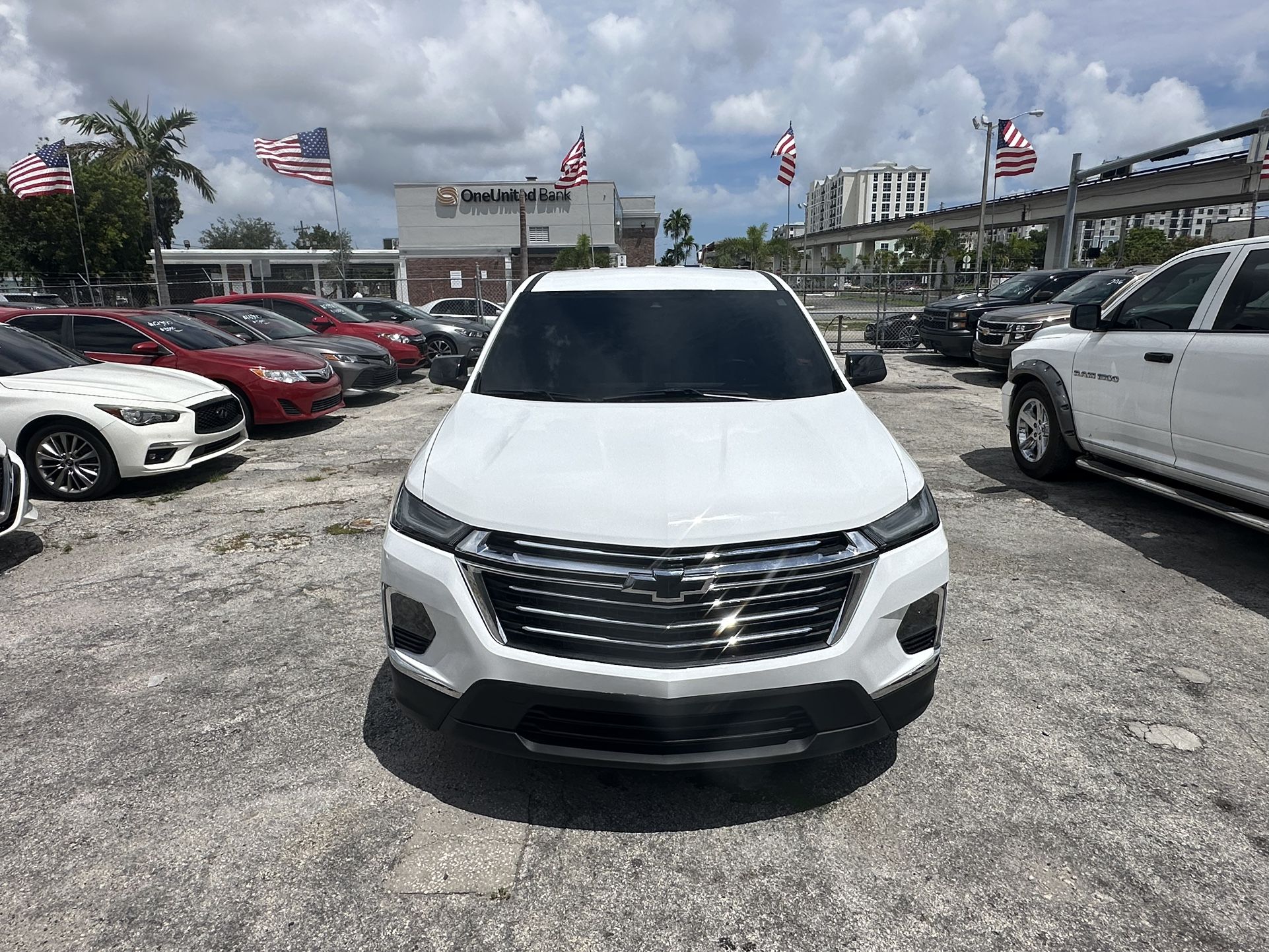 2022 chevy traverse for sale in Miami, FL