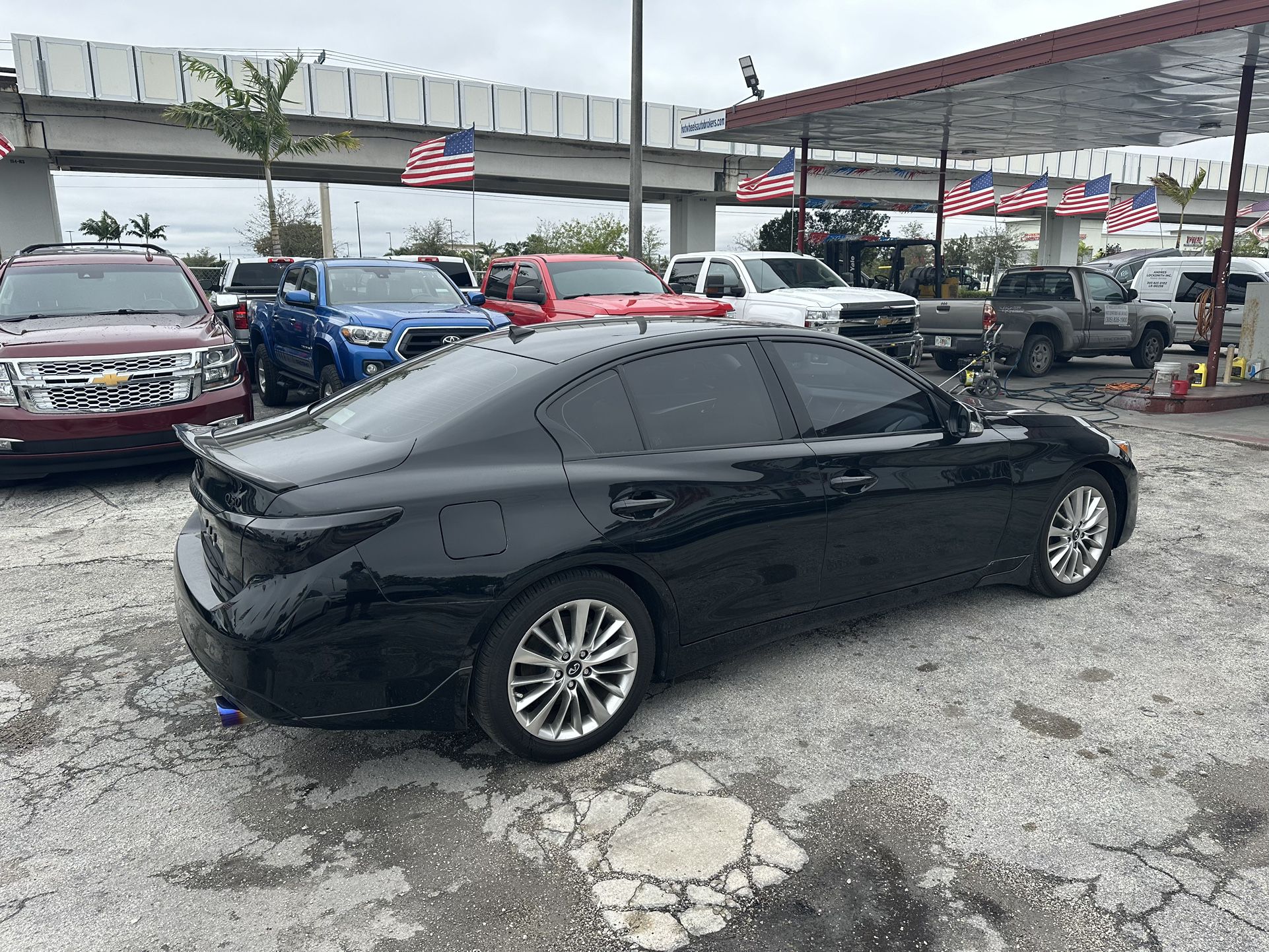 used INFINITI Q50 2019 - front view 3