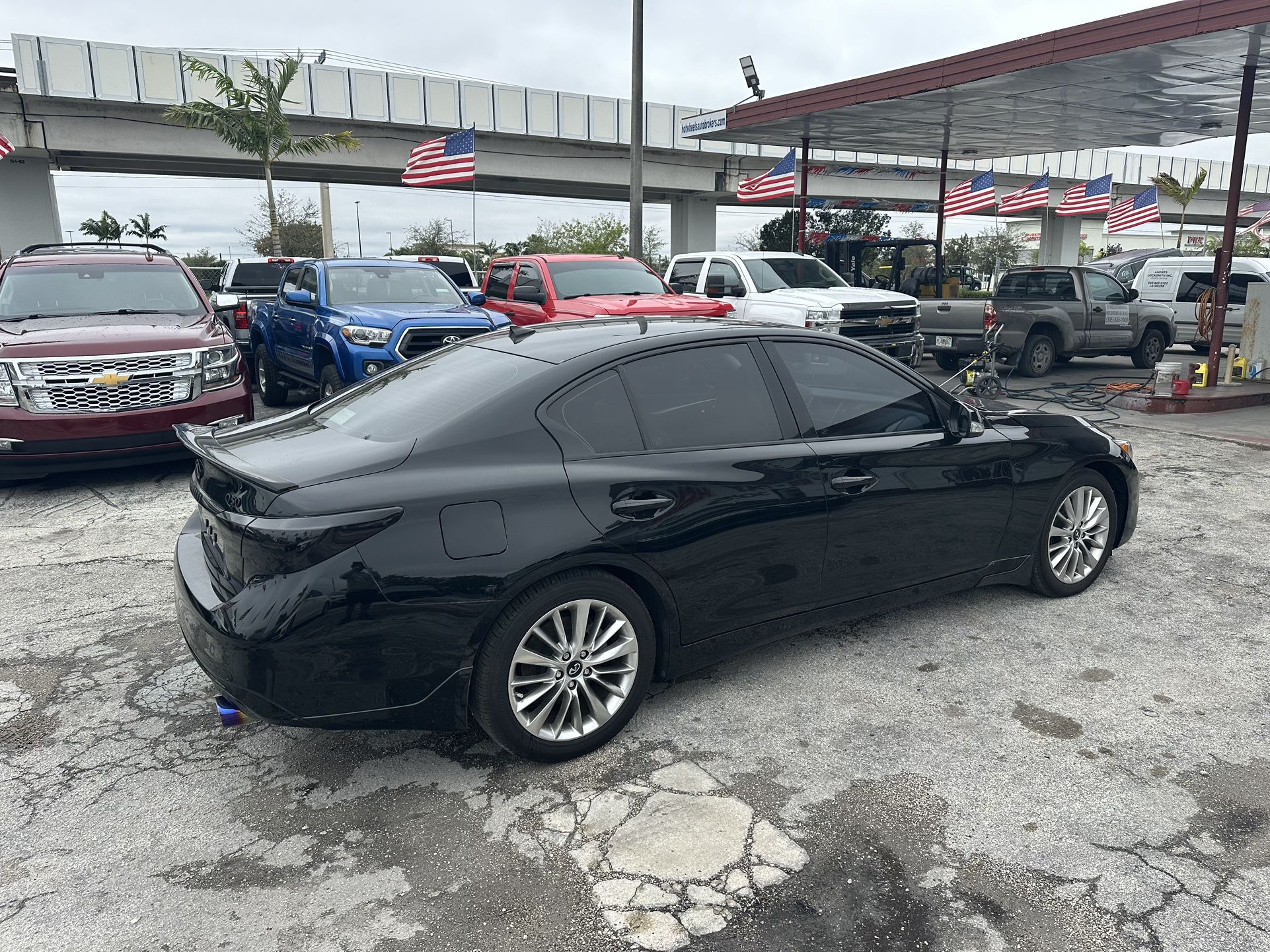 used 2014 toyota camry - front view 3