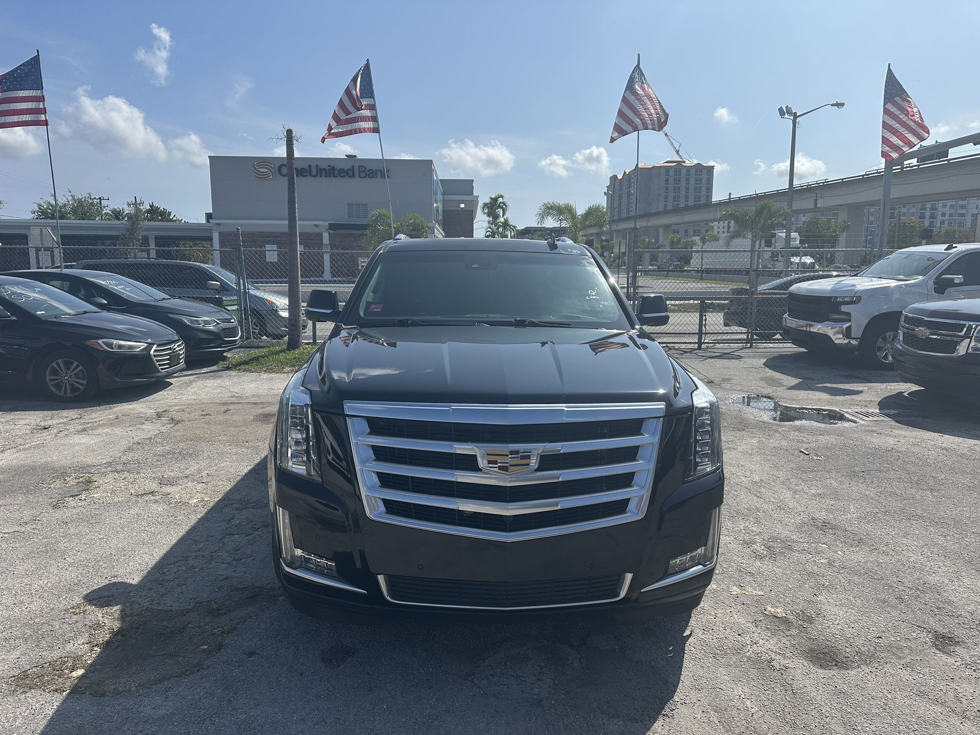 used 2016 Cadillac Escalade XL - front view 1