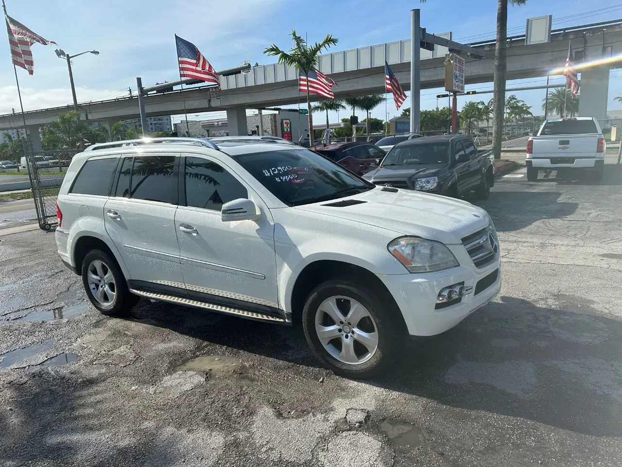 used 2011 Mercedes-Benz GL-Class - front view 1