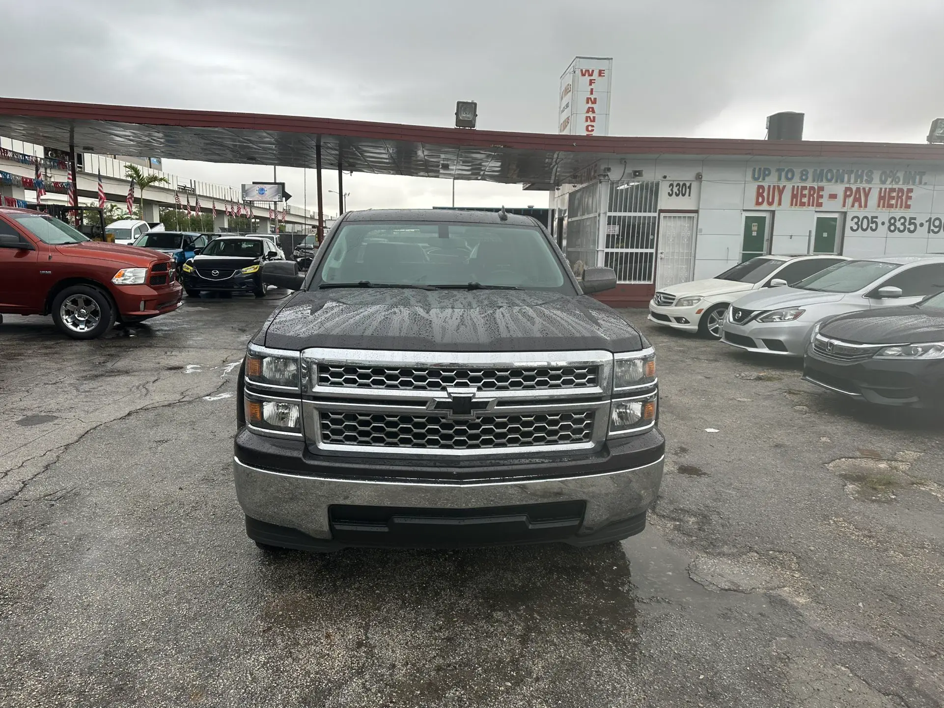 used 2015 Chevrolet Silverado - front view 2