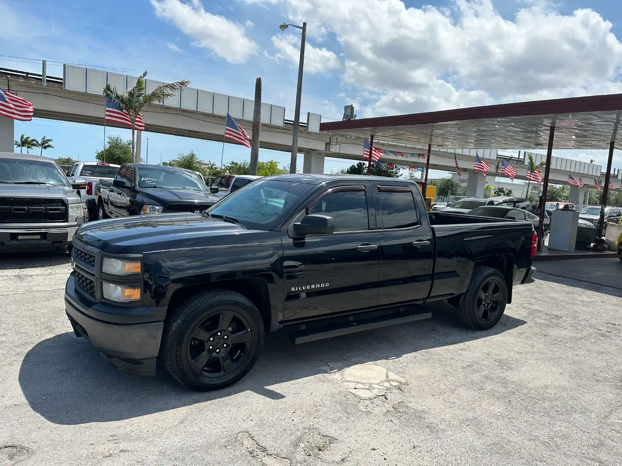 used 2015 Chevrolet Silverado 1500 - front view 3