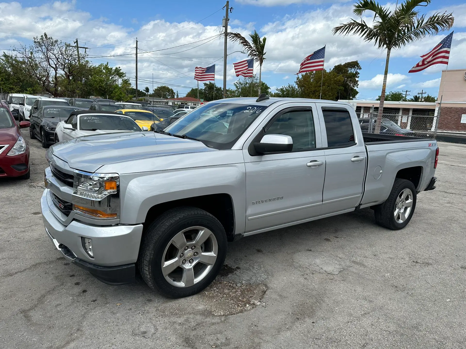 used 2016 Chevrolet Silverado - front view 3