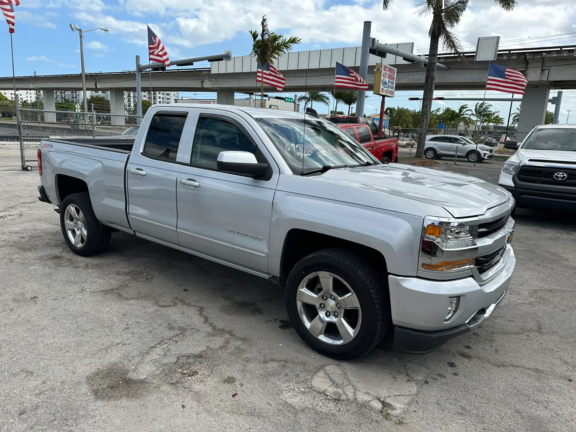 used 2016 Chevrolet Silverado - front view 1