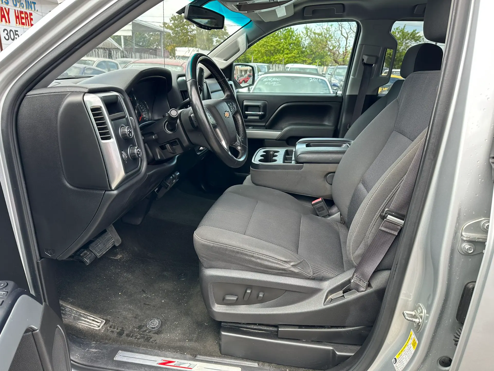 used 2018 Chevrolet Silverado - interior view 1