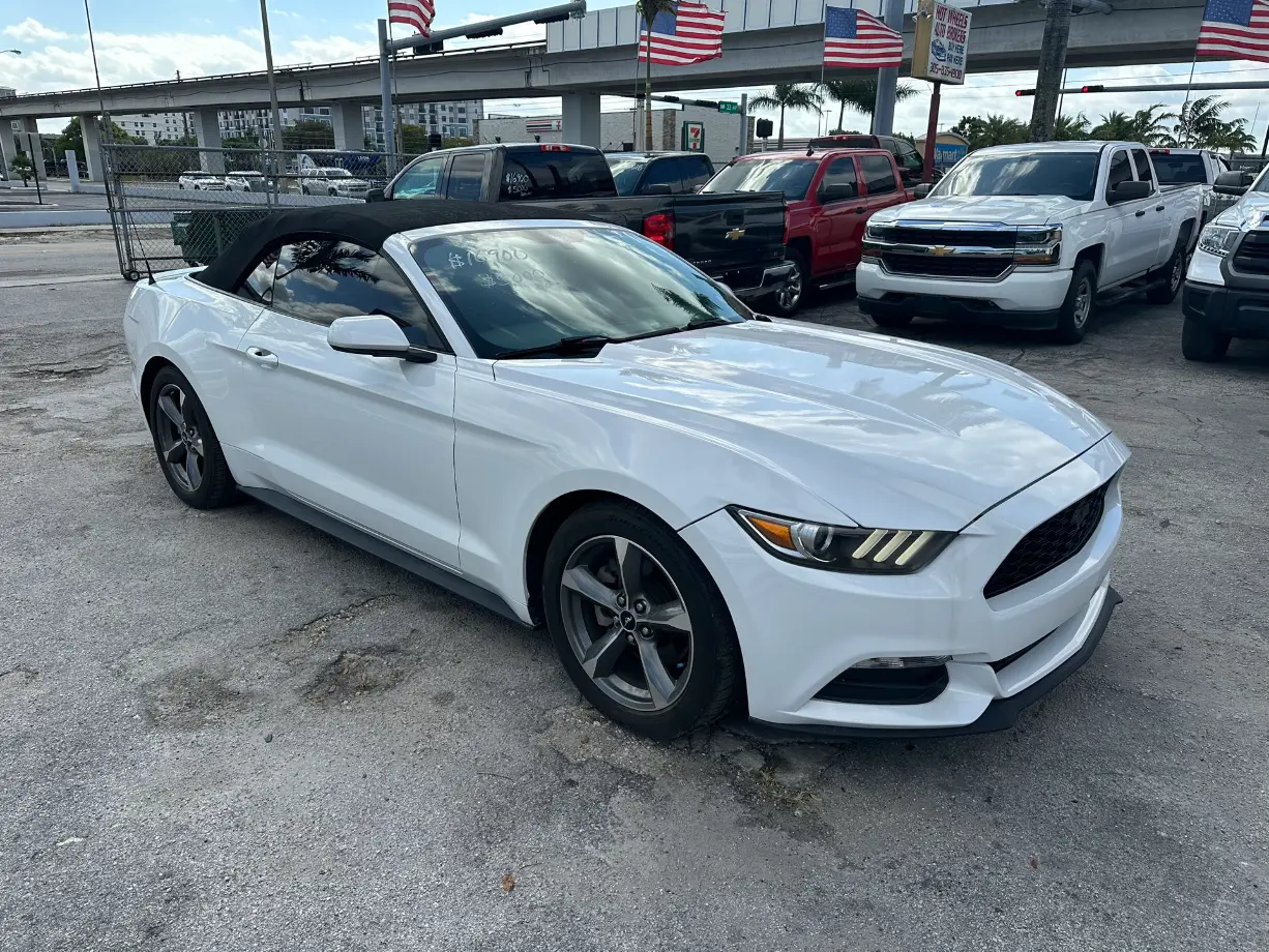 used 2016 Ford Mustang - front view 1