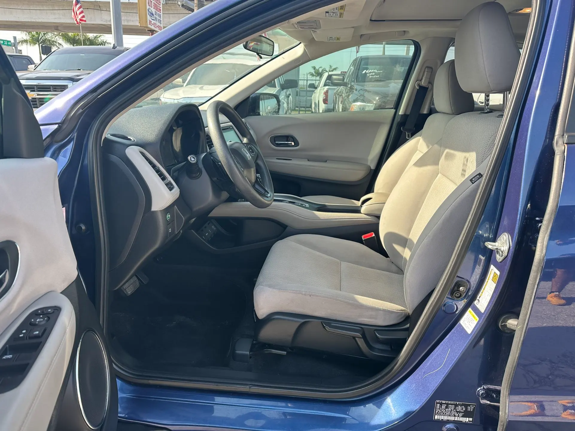 used 2016 Honda Hr-v - interior view 1