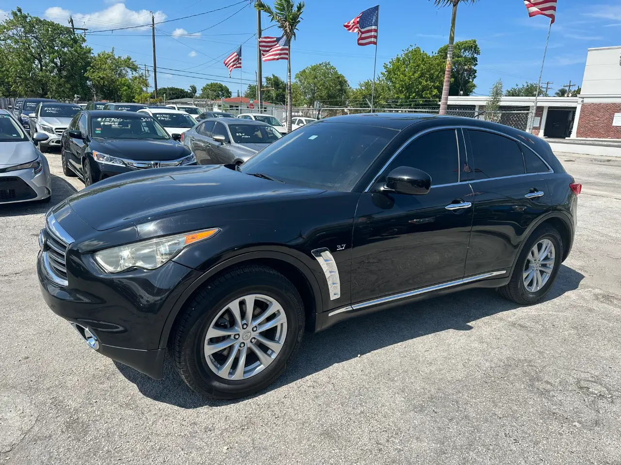 used 2016 Infiniti Qx70 - front view 3