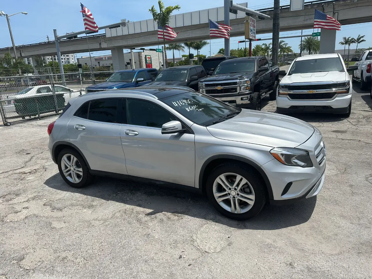 used 2016 Mercedes-Benz GLA-Class - front view 1