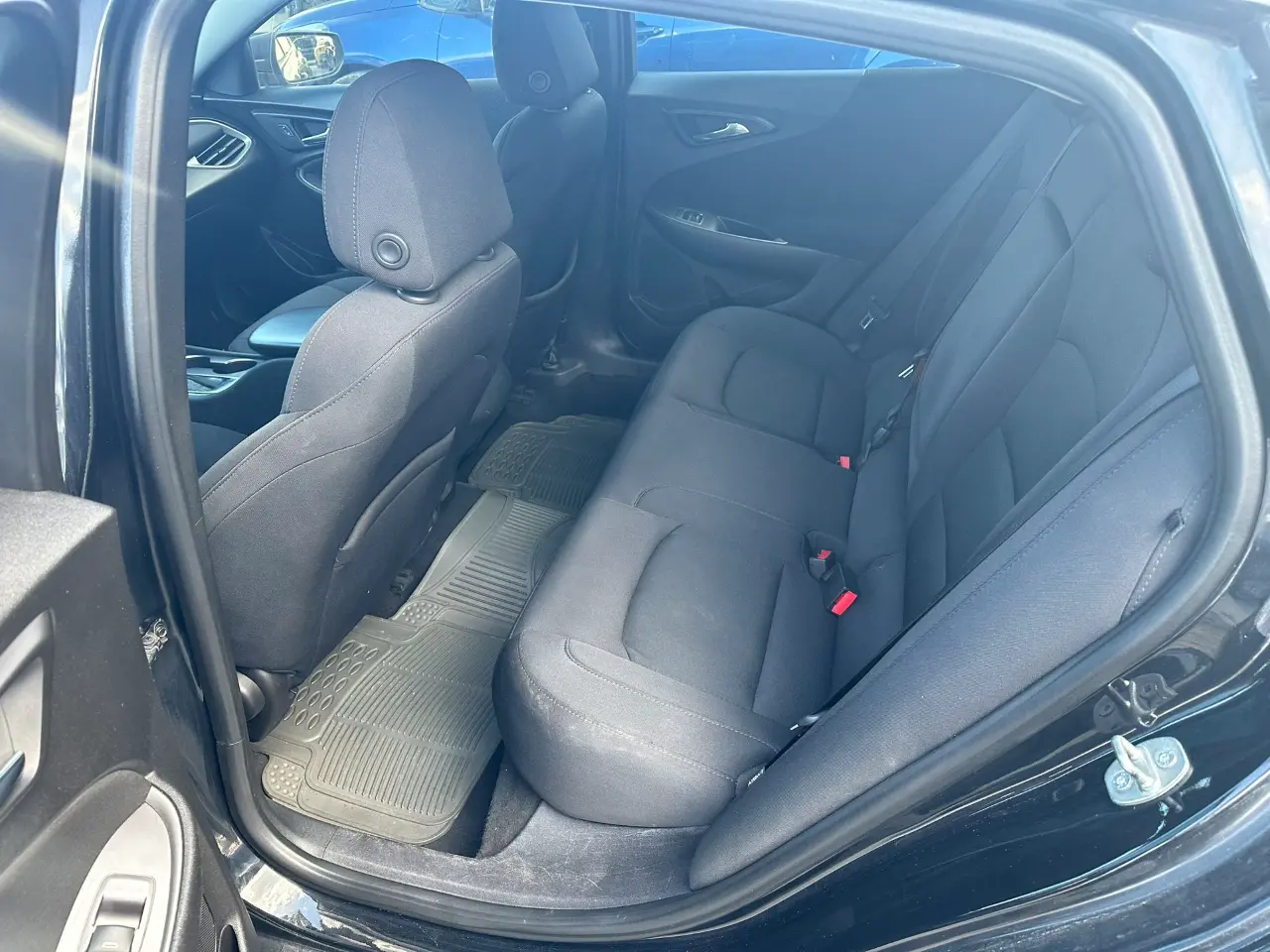 used 2017 Chevrolet Malibu - interior view 1