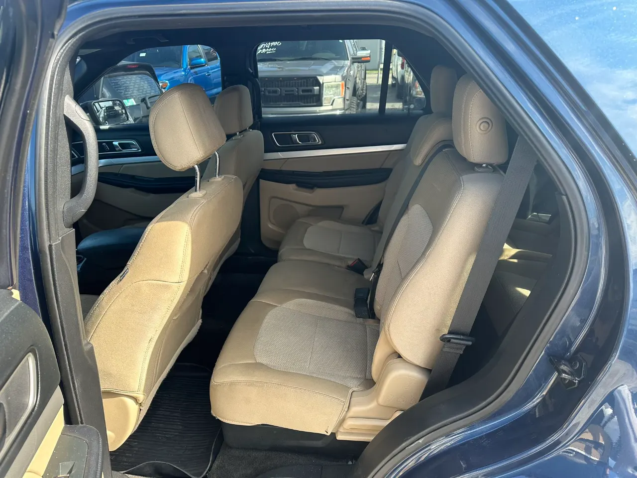 used 2017 Ford Explorer - interior view 2