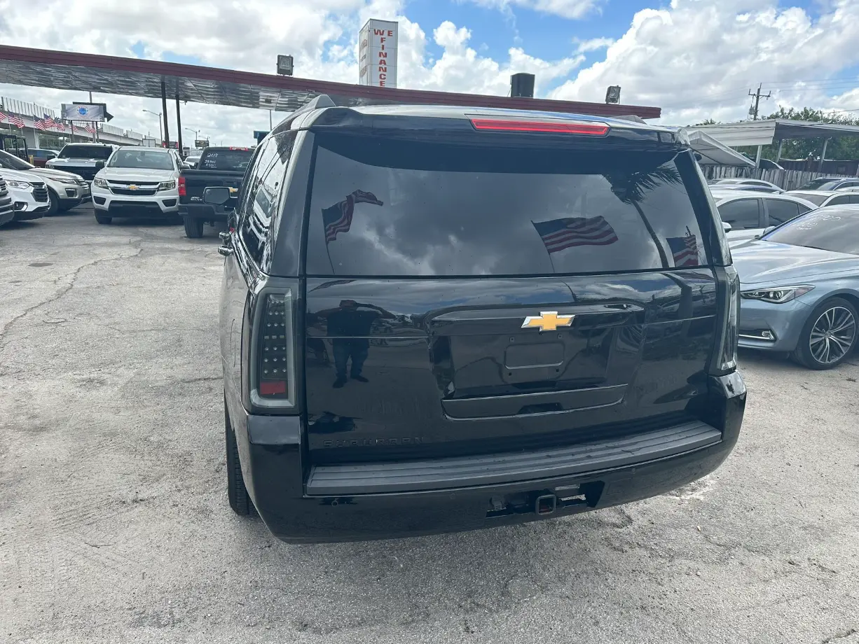 used 2018 Chevrolet Suburban - back view