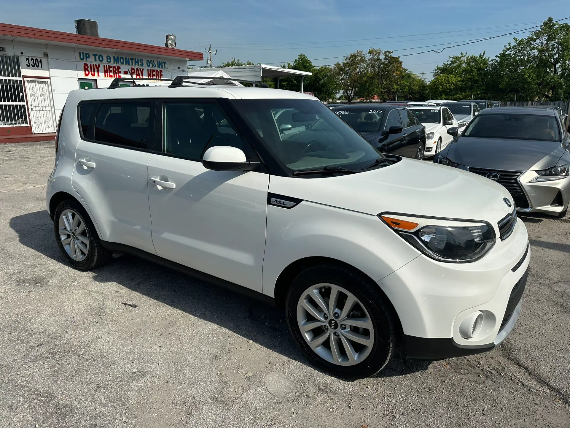 used 2018 KIA Soul - front view 1