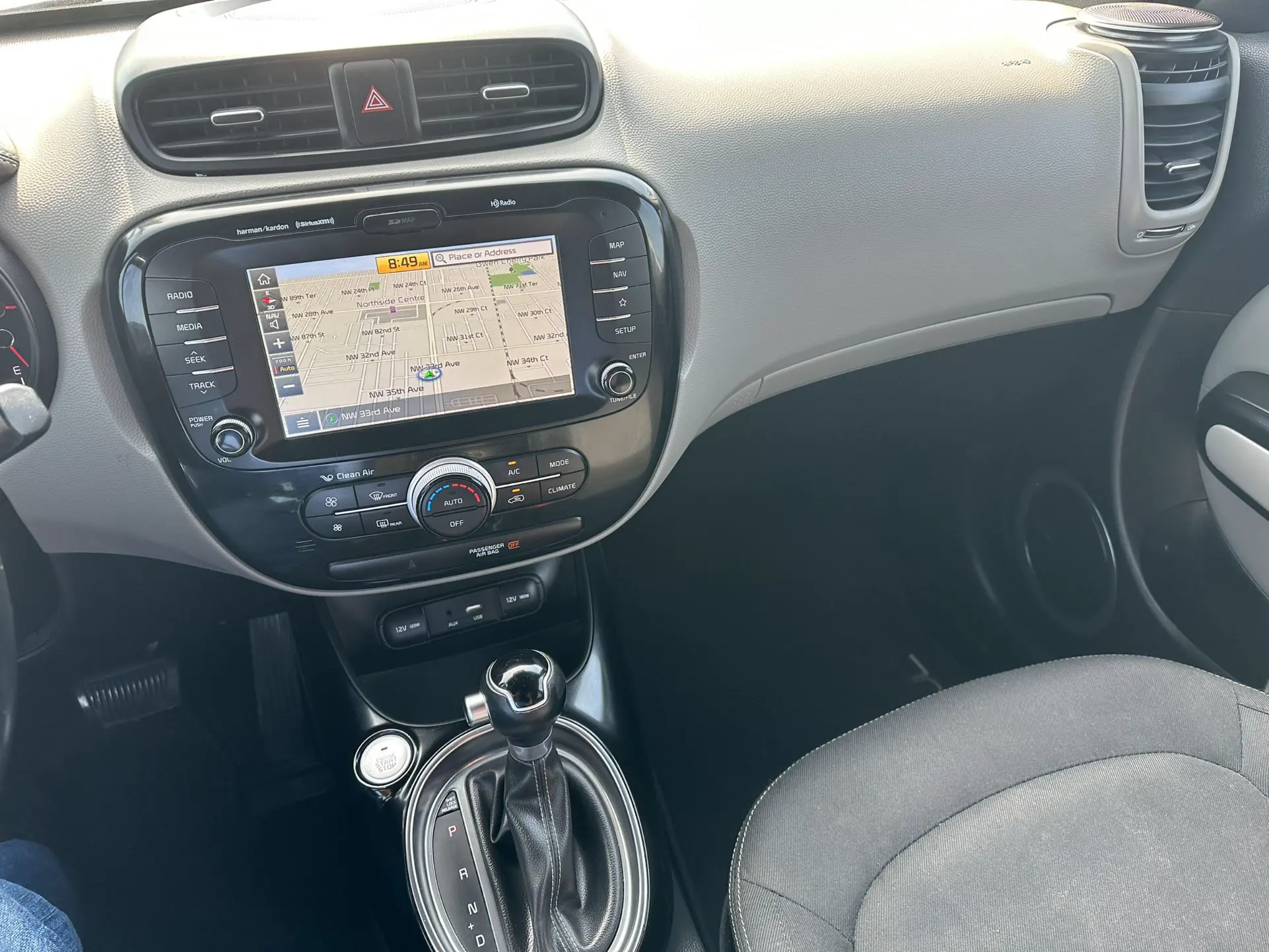 used 2018 KIA Soul - interior view 1