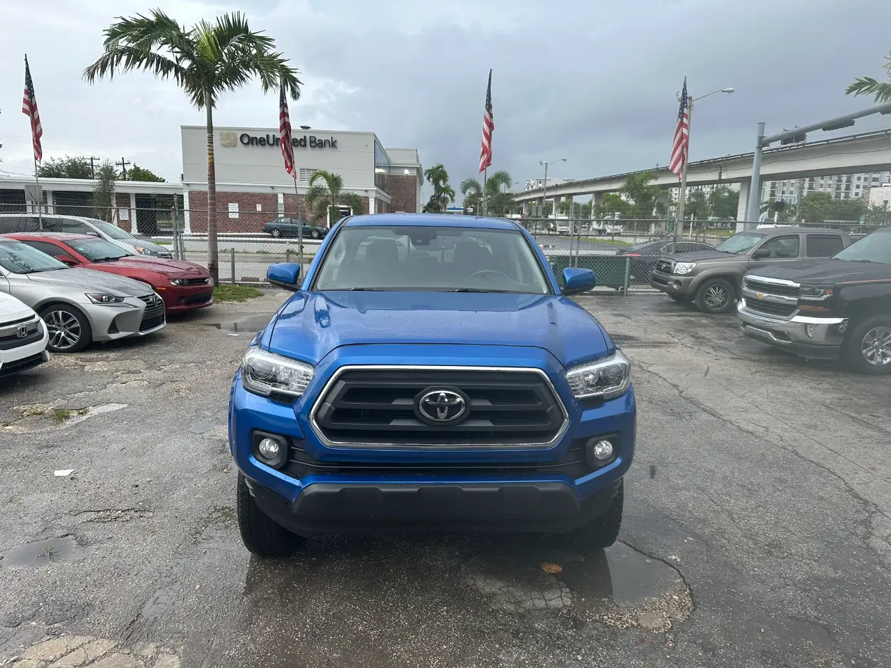 used 2018 Toyota Tacoma - front view 3