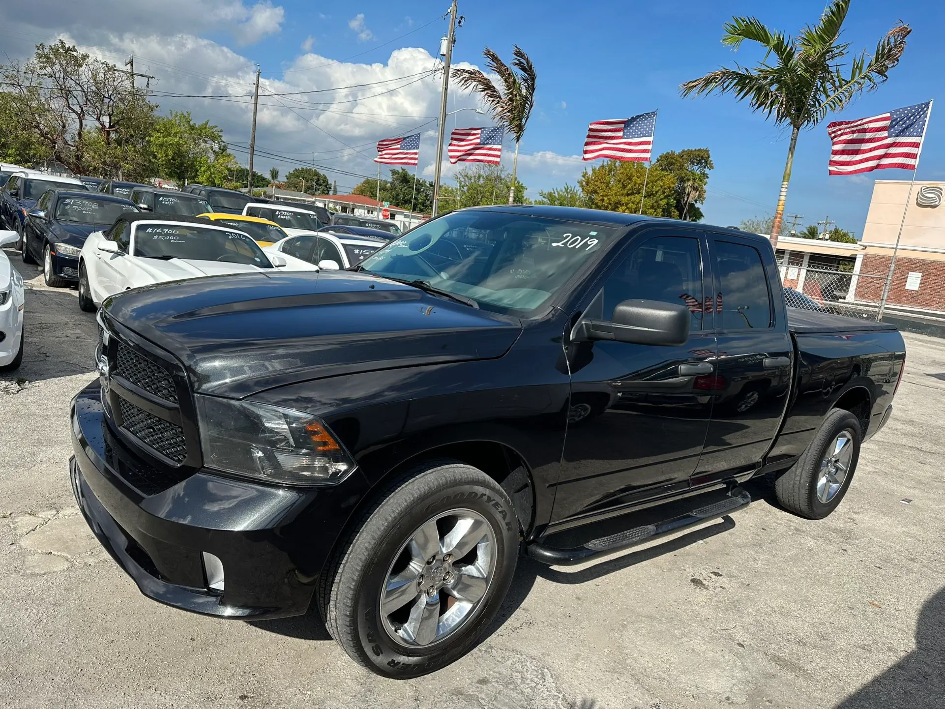 used 2019 Dodge Ram - front view 3