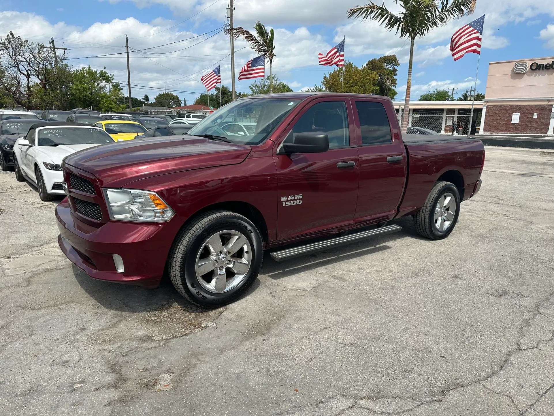 used 2017 CHEVY SILVERADO - front view 3