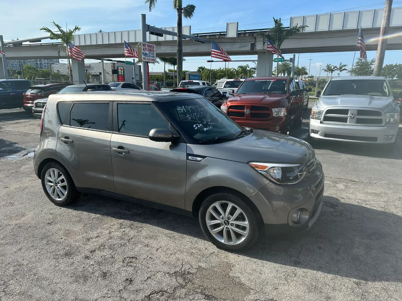 used 2019 KIA Soul - front view 1