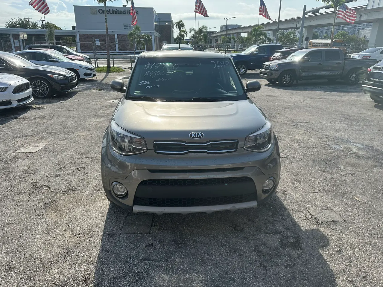 used 2019 KIA Soul - front view 2