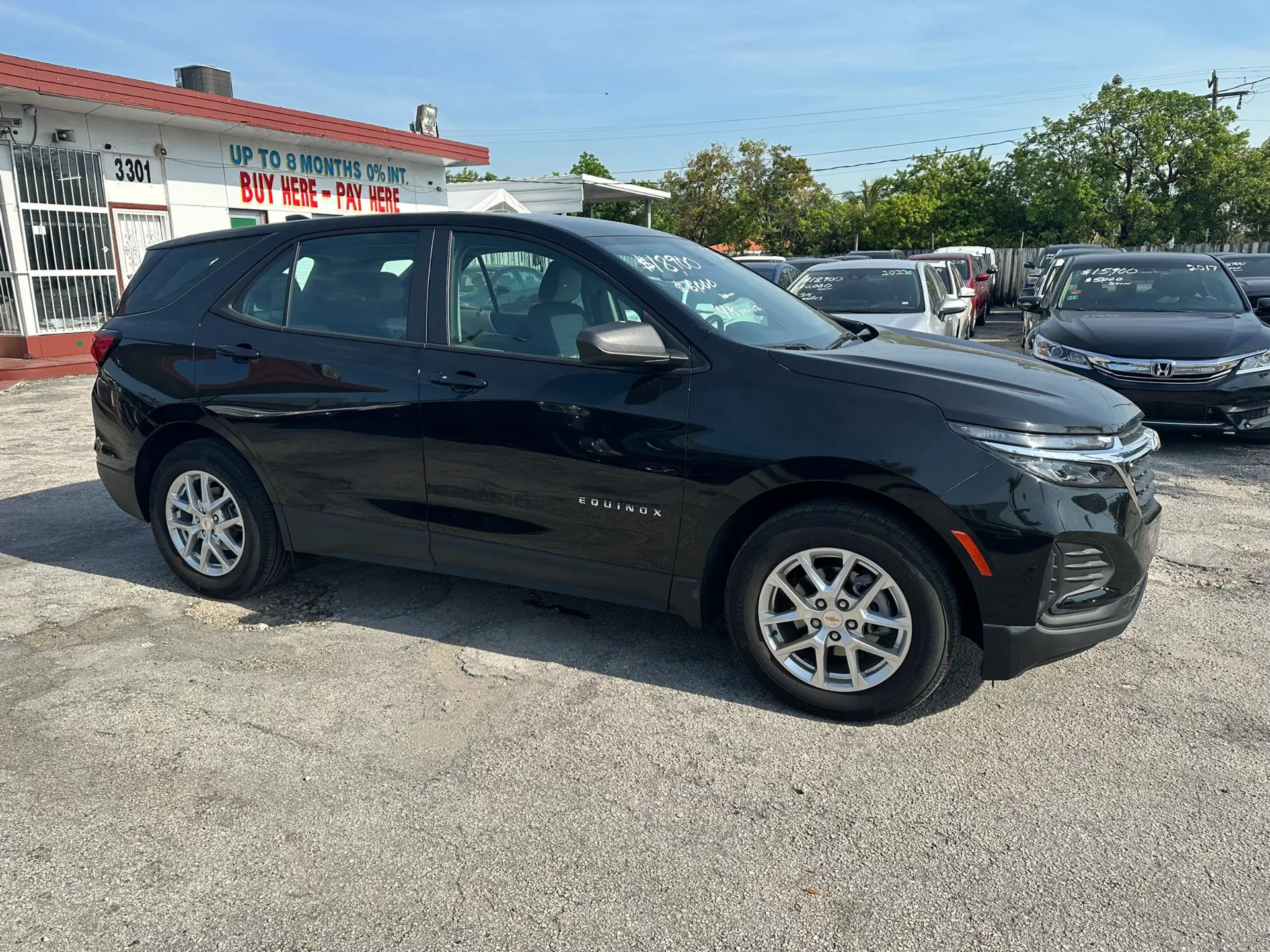 used 2022 Chevrolet Equinox - front view 1