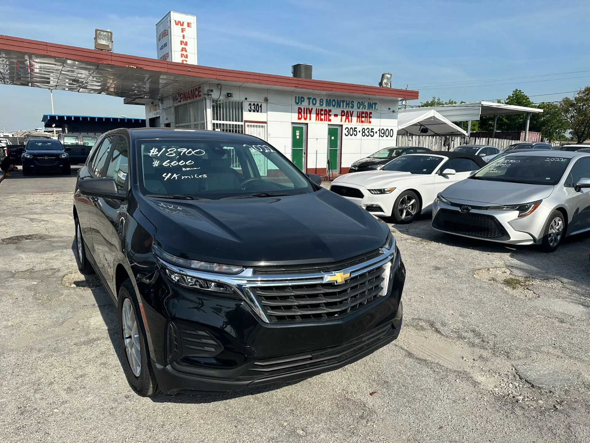 used 2022 Chevrolet Equinox - front view 2