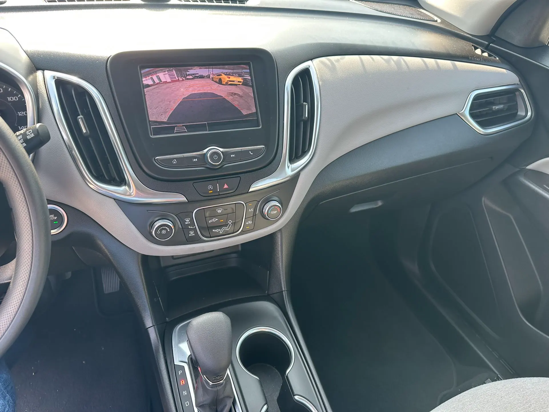 used 2022 Chevrolet Equinox - interior view 1