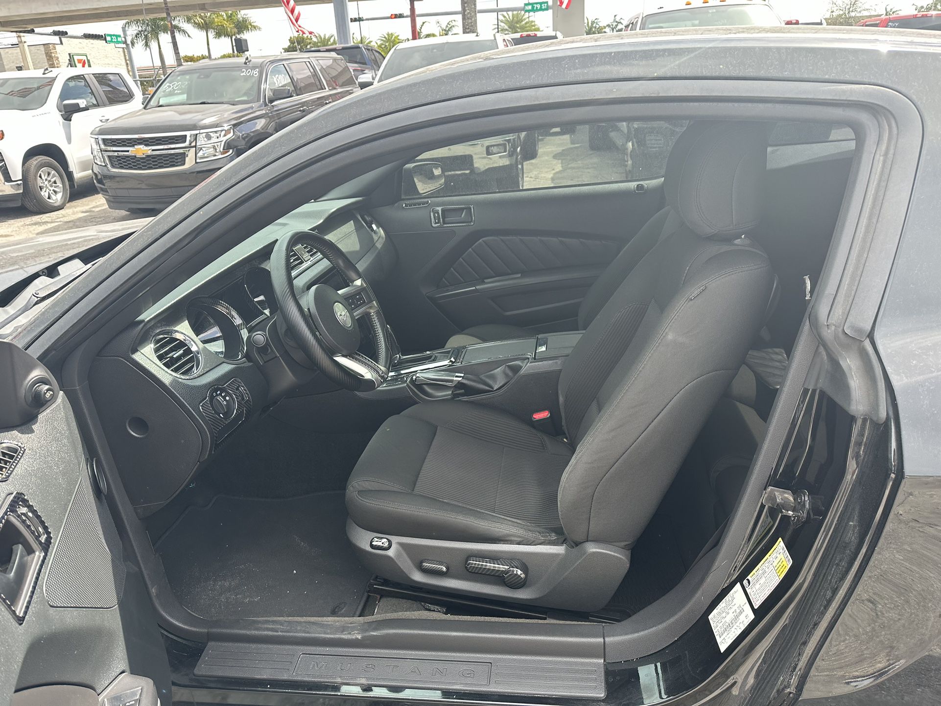 used 2014 ford mustang - interior view 1
