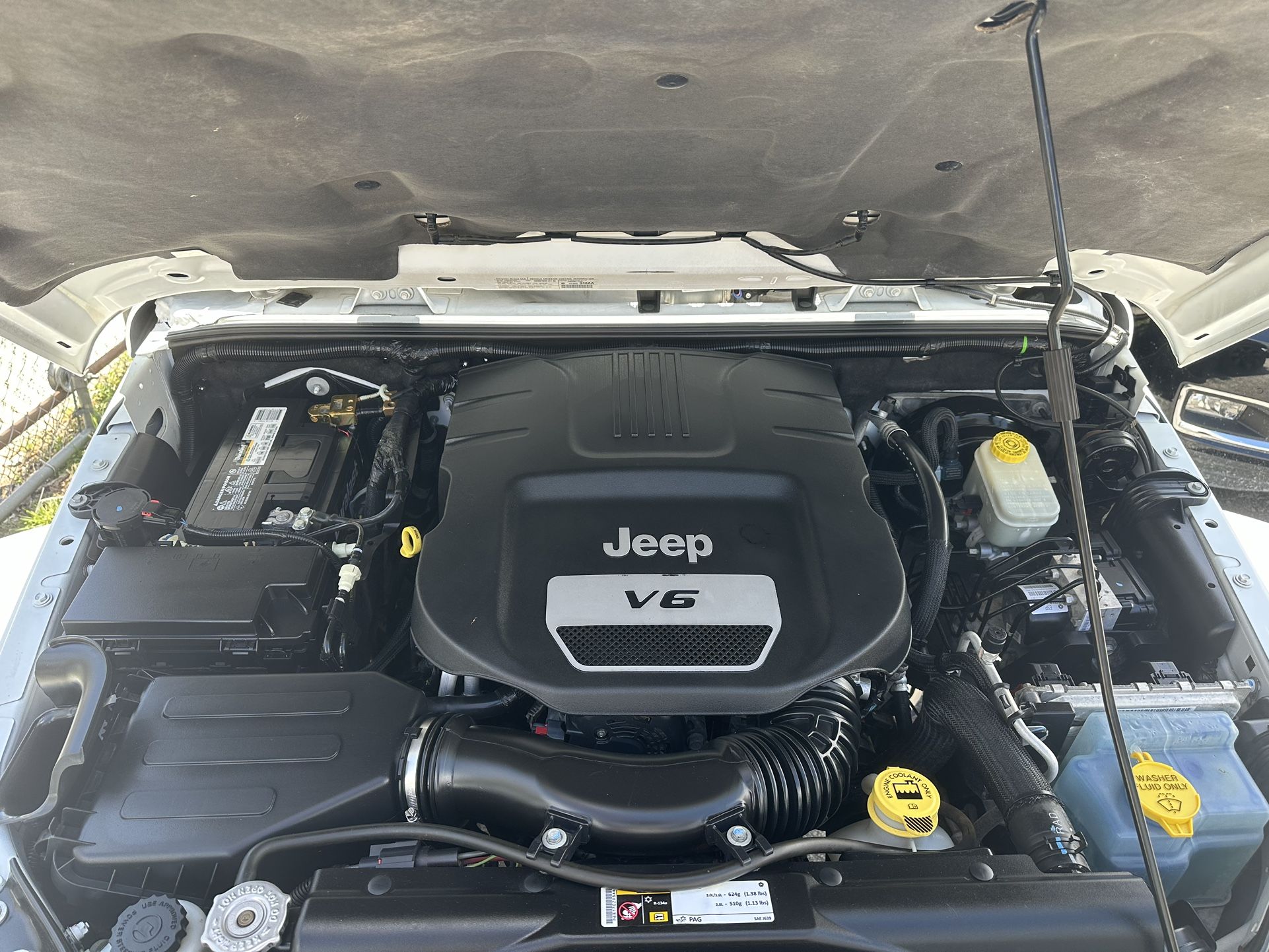 used 2014 JEEP WRANGLER - interior view 3