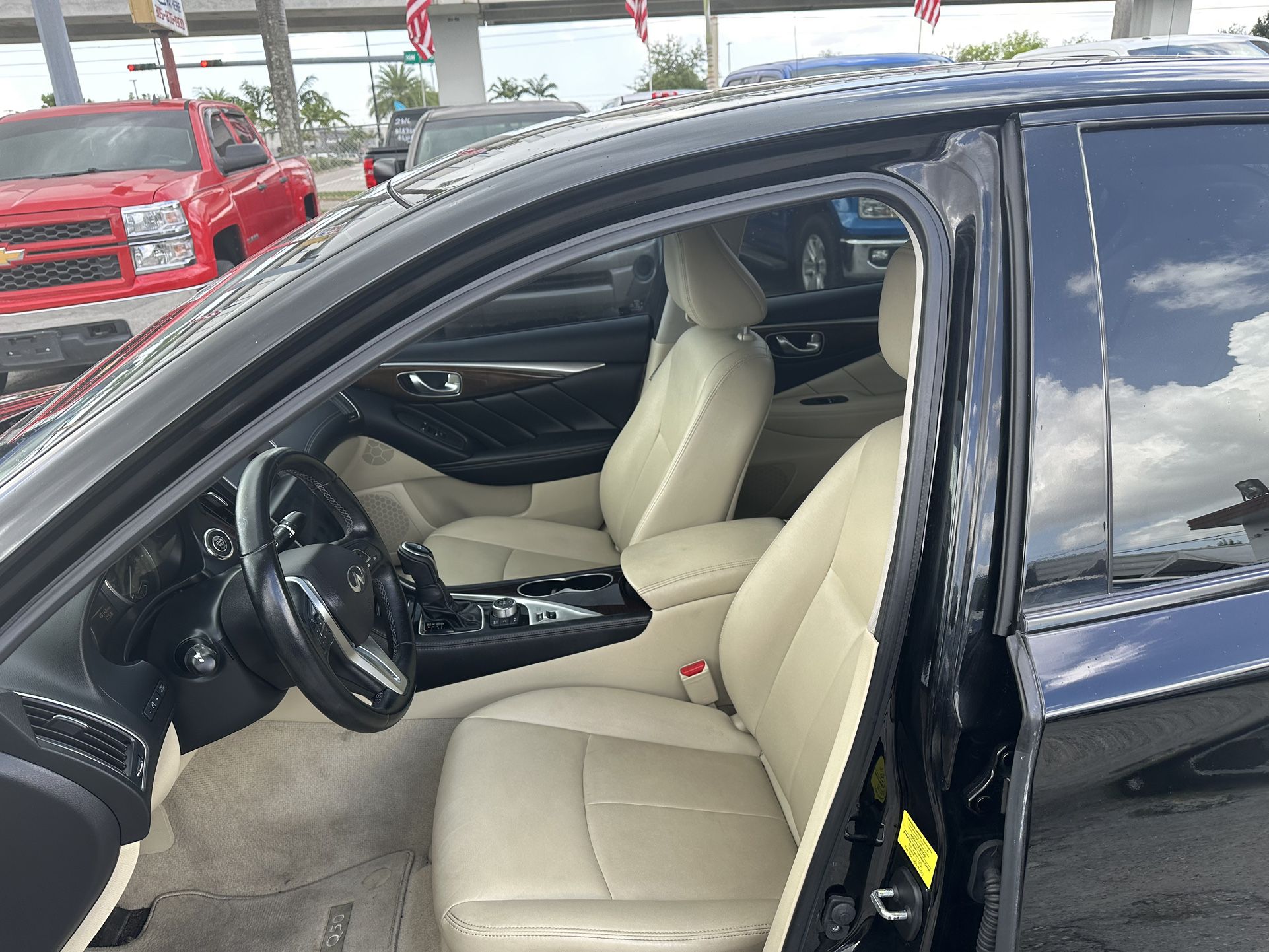 used 2019 infiniti q50 - interior view 3