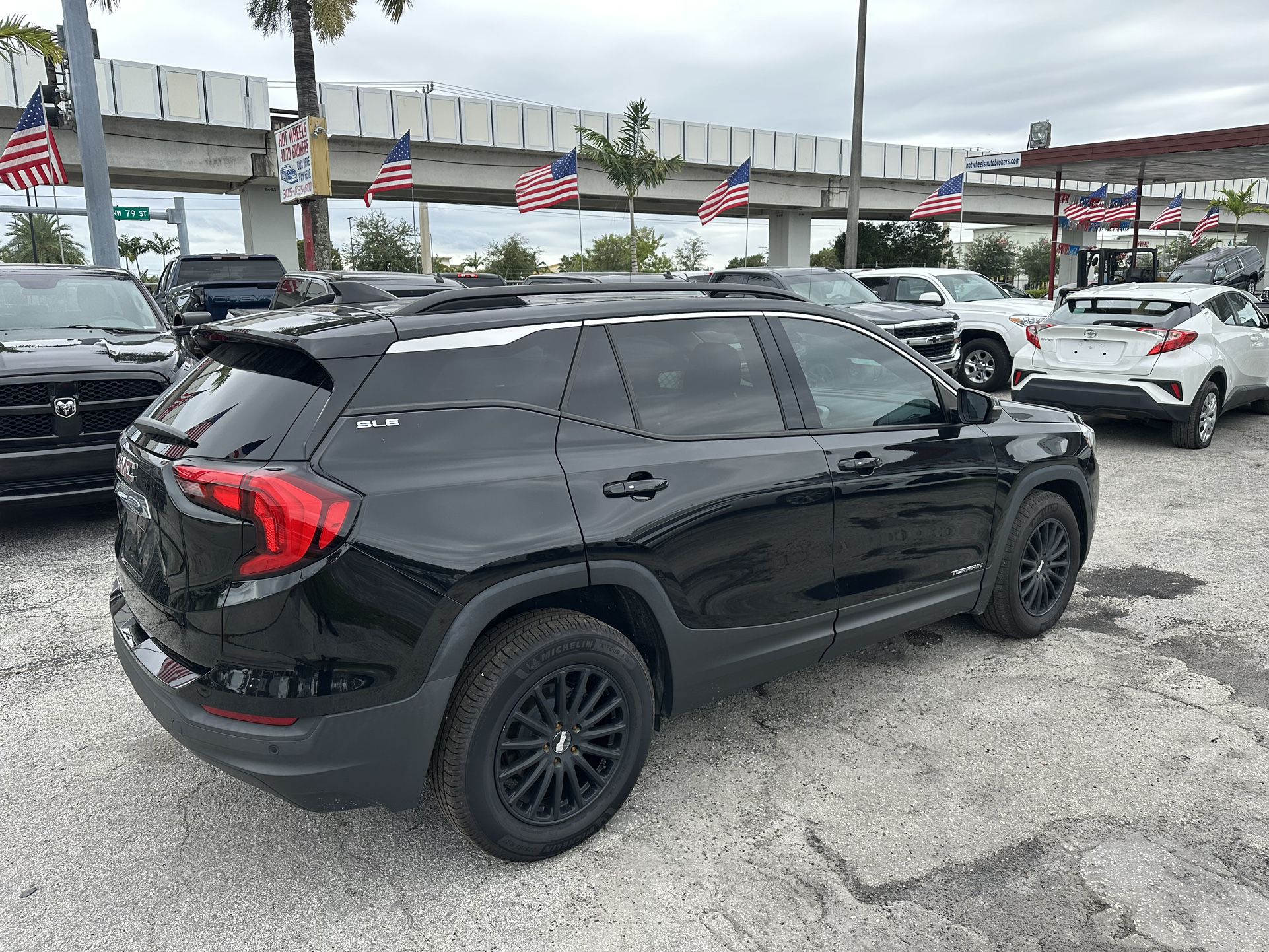 used 2019 gmc terrain - front view 3