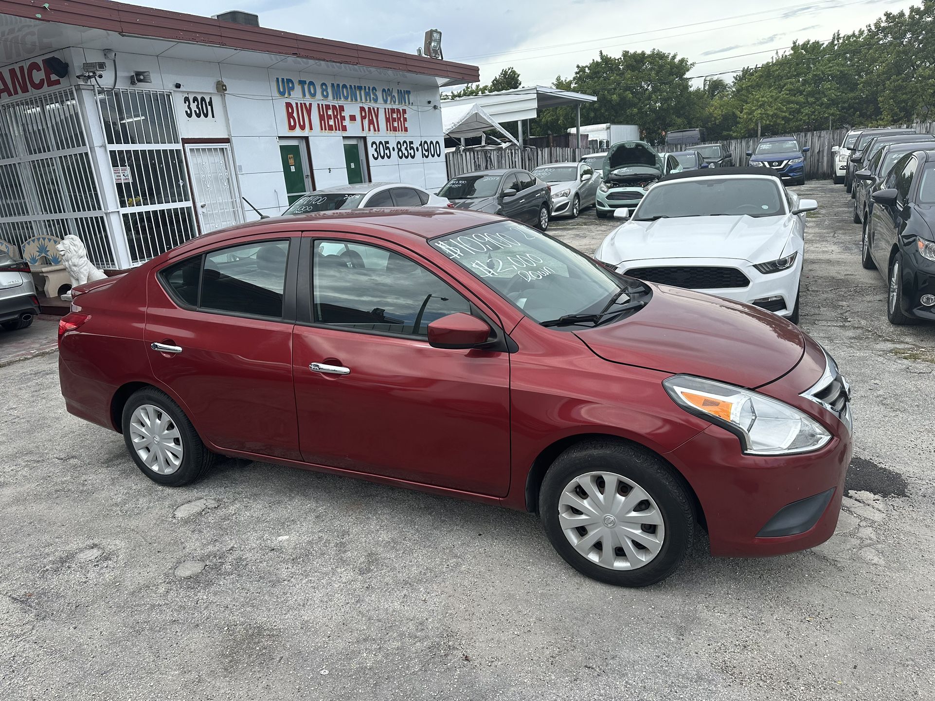 used 2018 nissan versa - front view 3