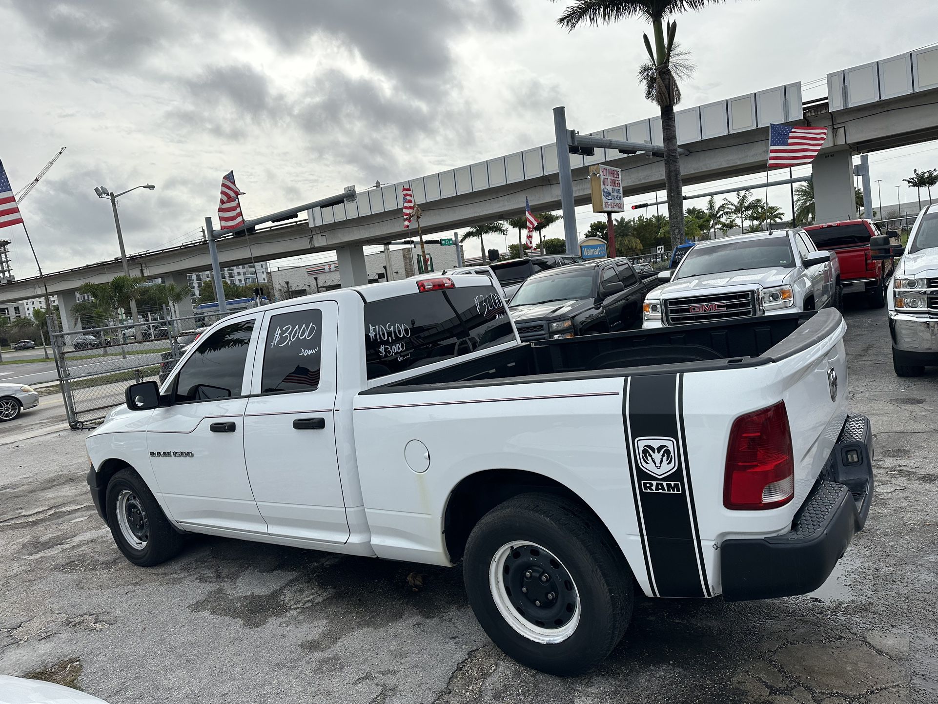 used 2012 DODGE RAM - front view 3