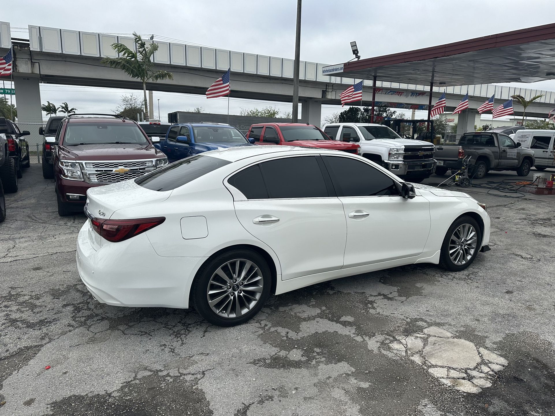 used 2018 INFINITI Q50 - front view 3