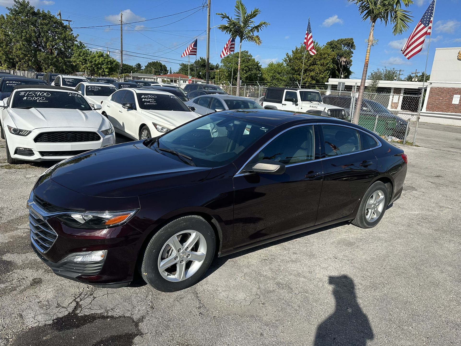 used 2018 chevy malibu - front view 3