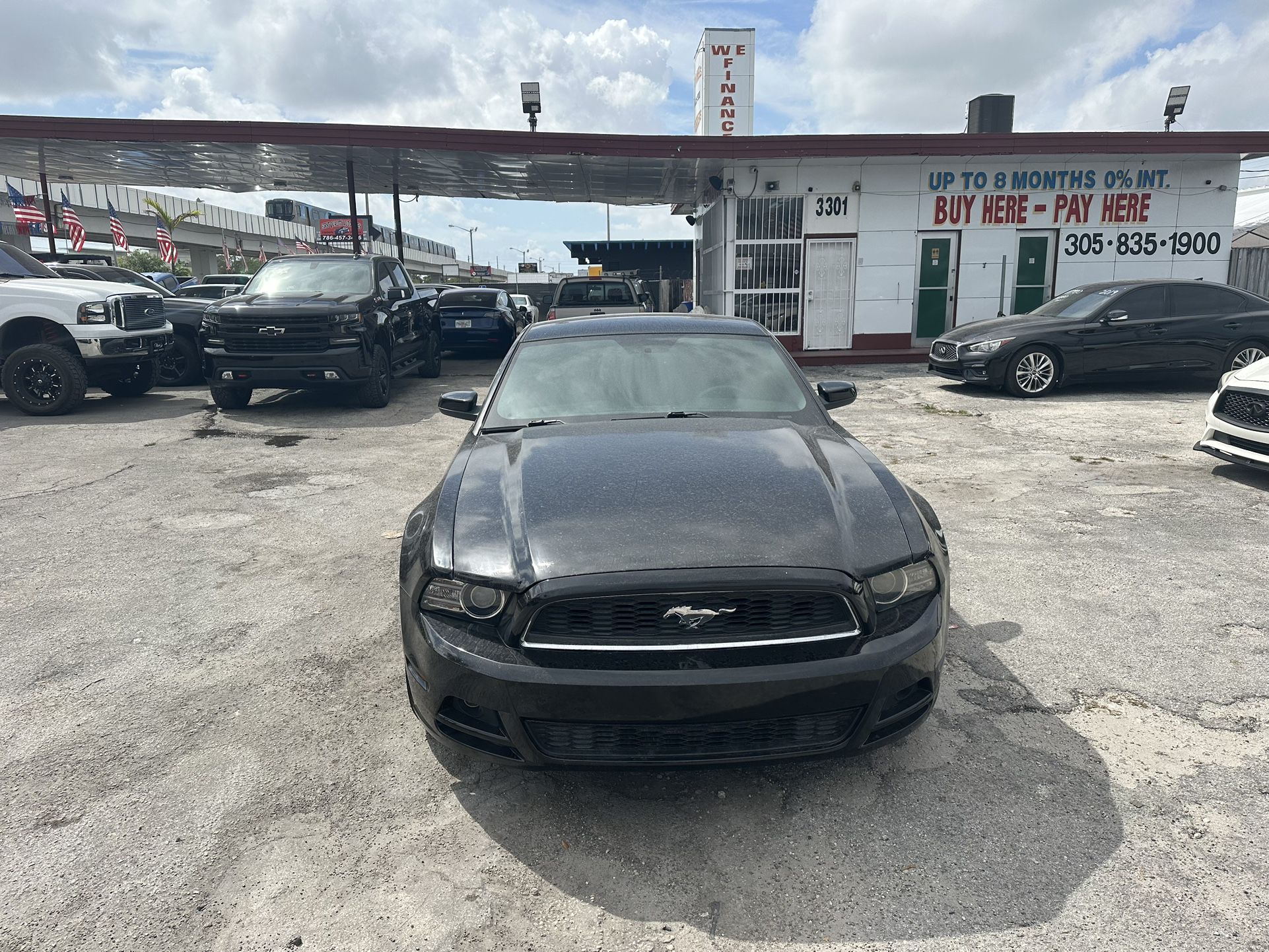 used 2014 ford mustang - front view 1