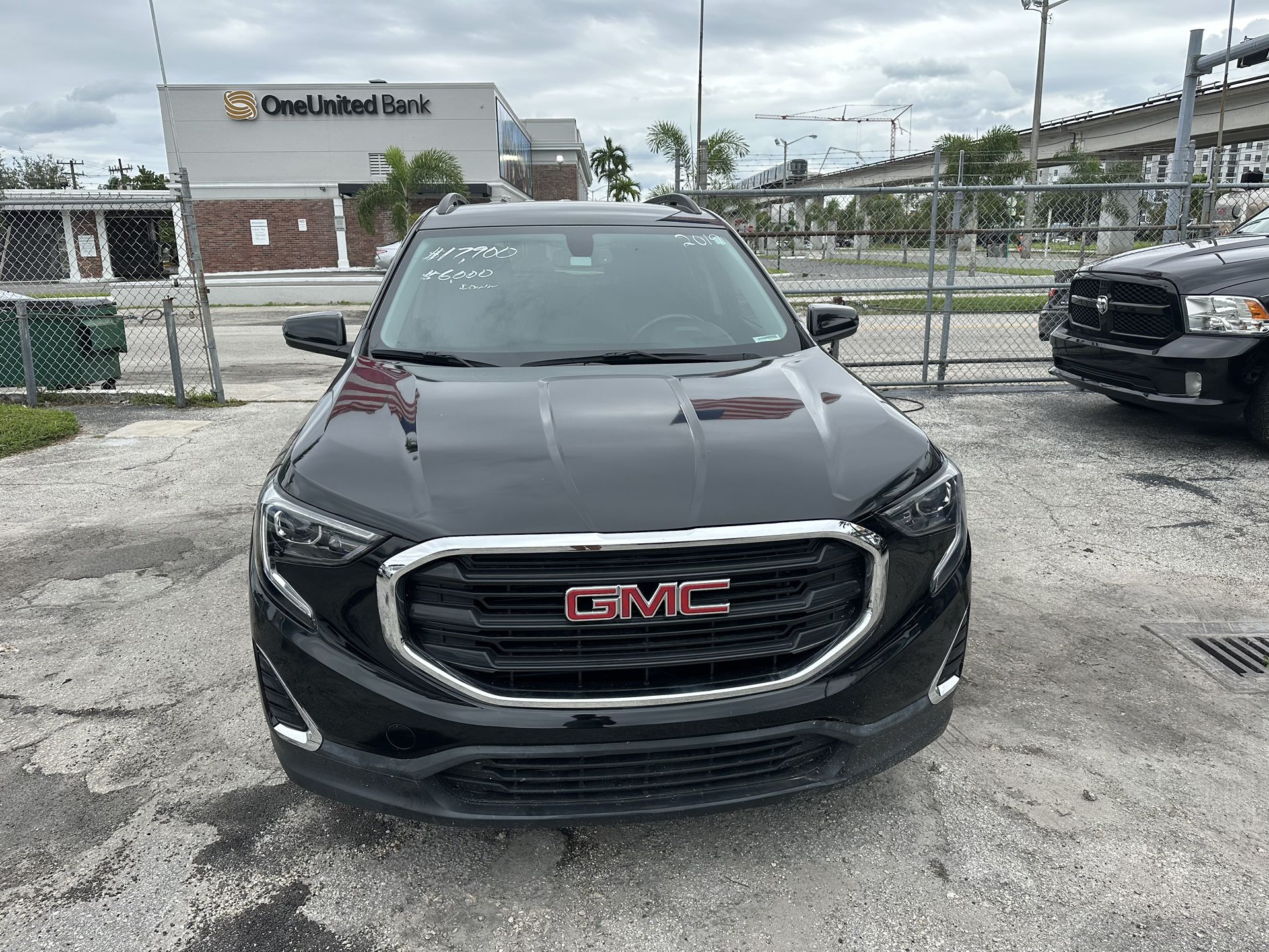 used 2019 gmc terrain - front view 1
