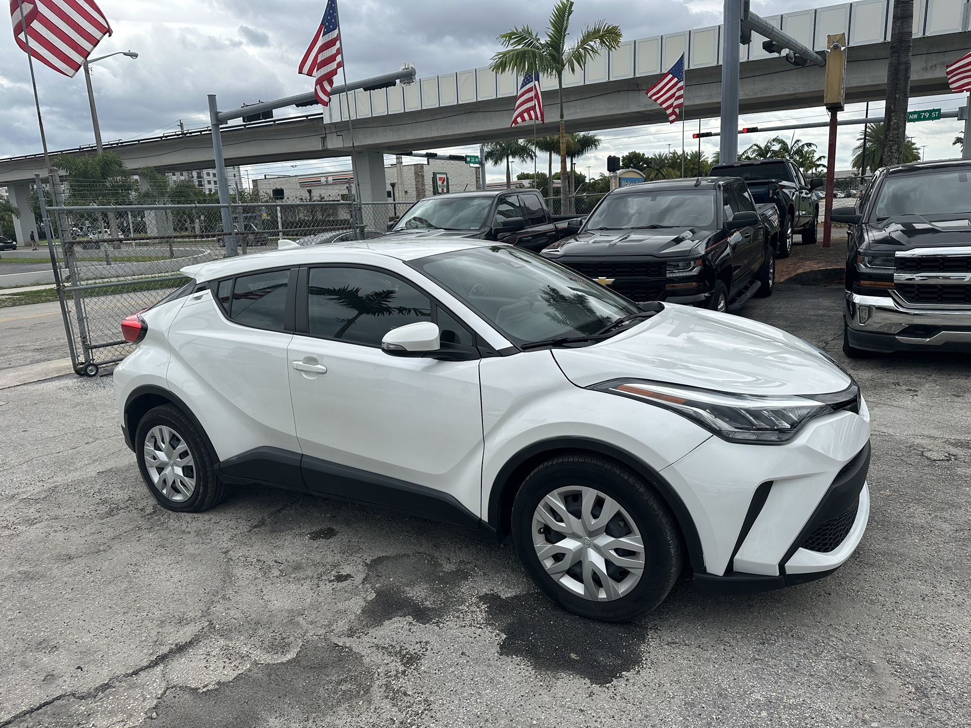 used 2021 toyota chr - front view 1