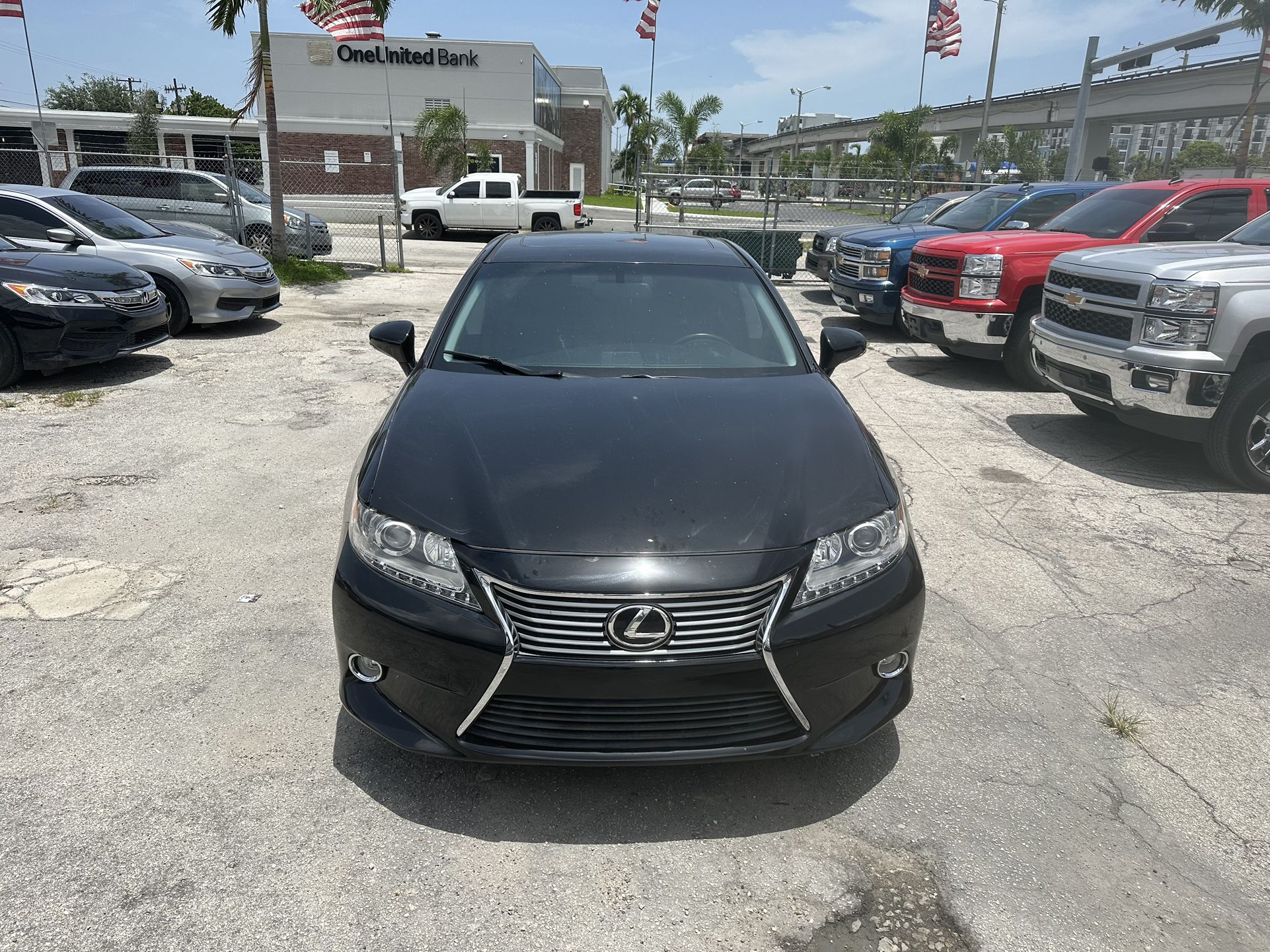 used 2014 LEXUS - front view 1