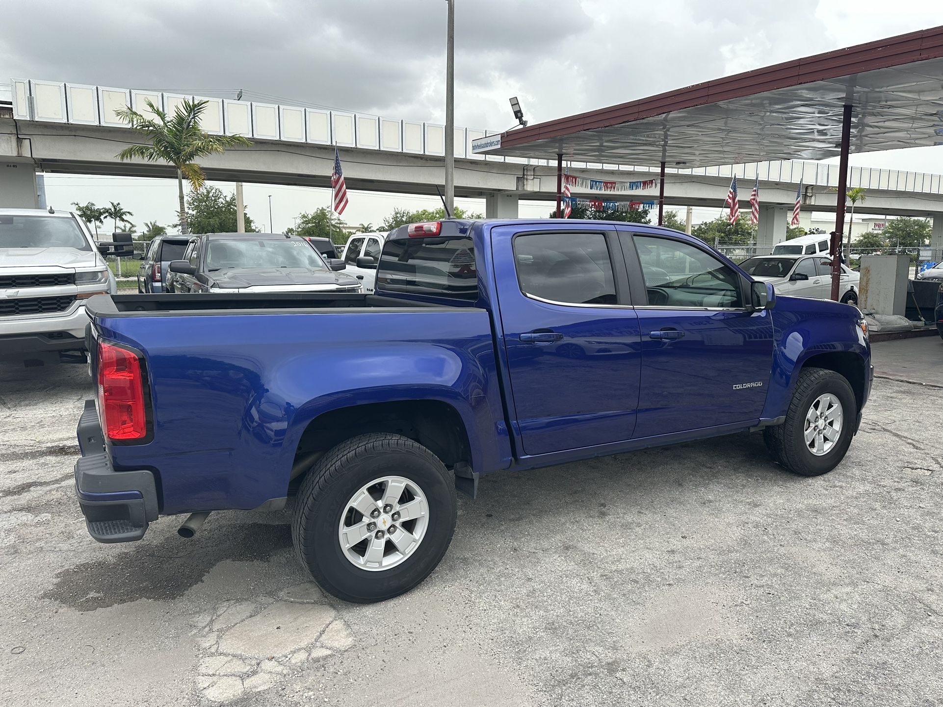 used 2016 chevy colorado - back view