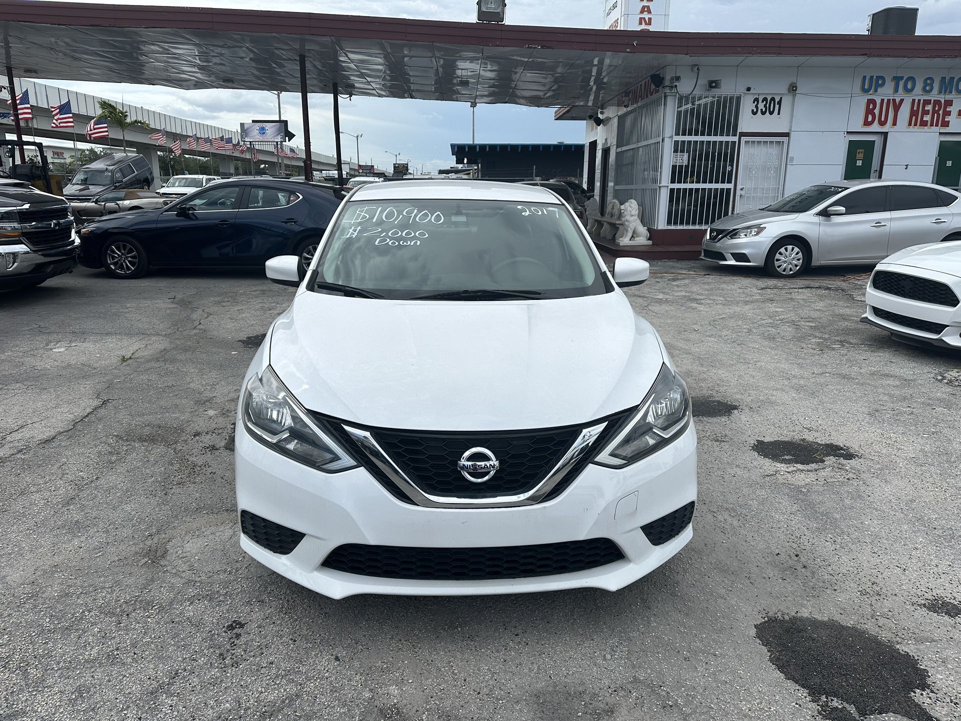 used 2017 NISSAN SENTRA - front view 3