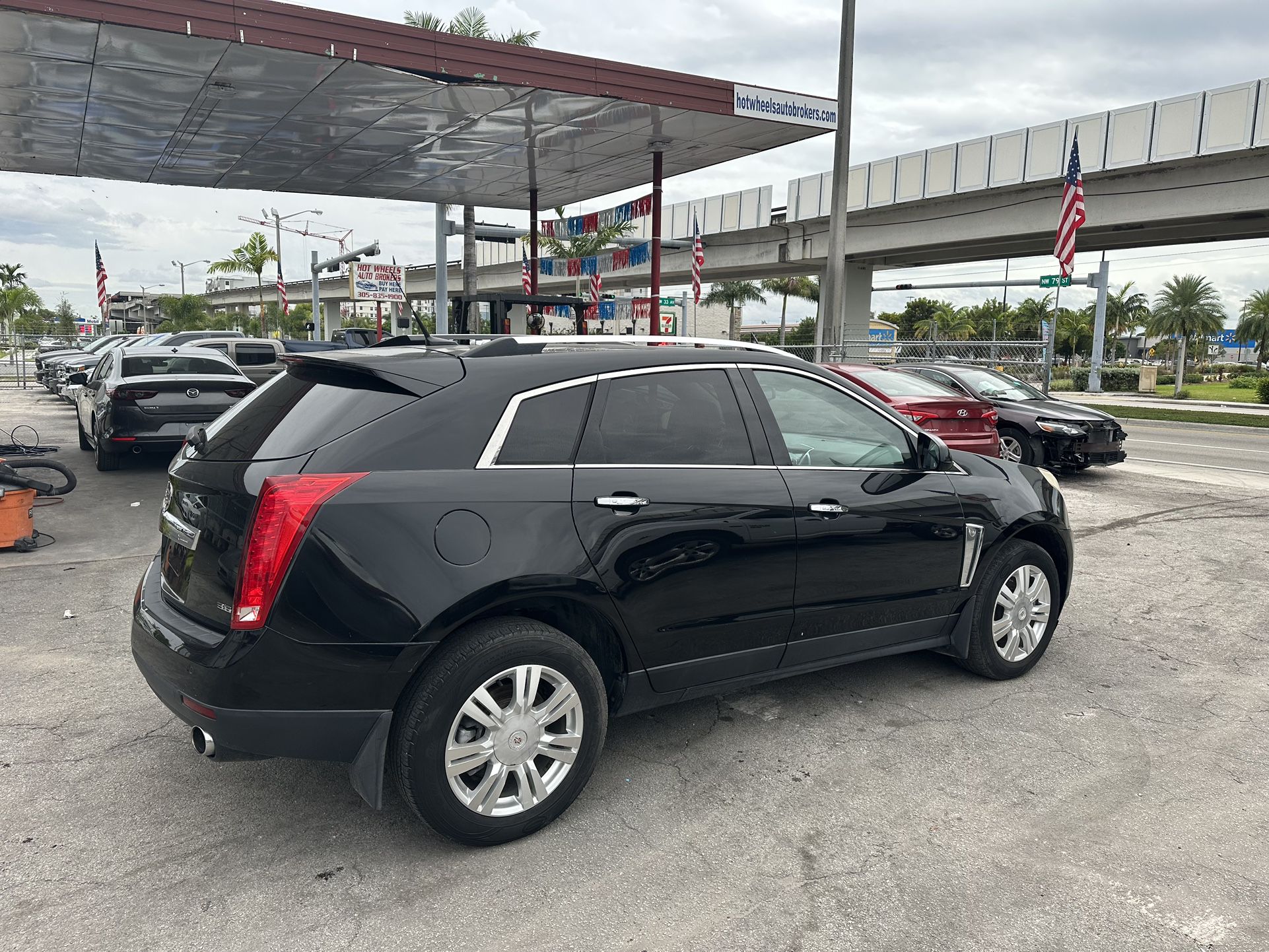 used 2014 cadillac srx - back view