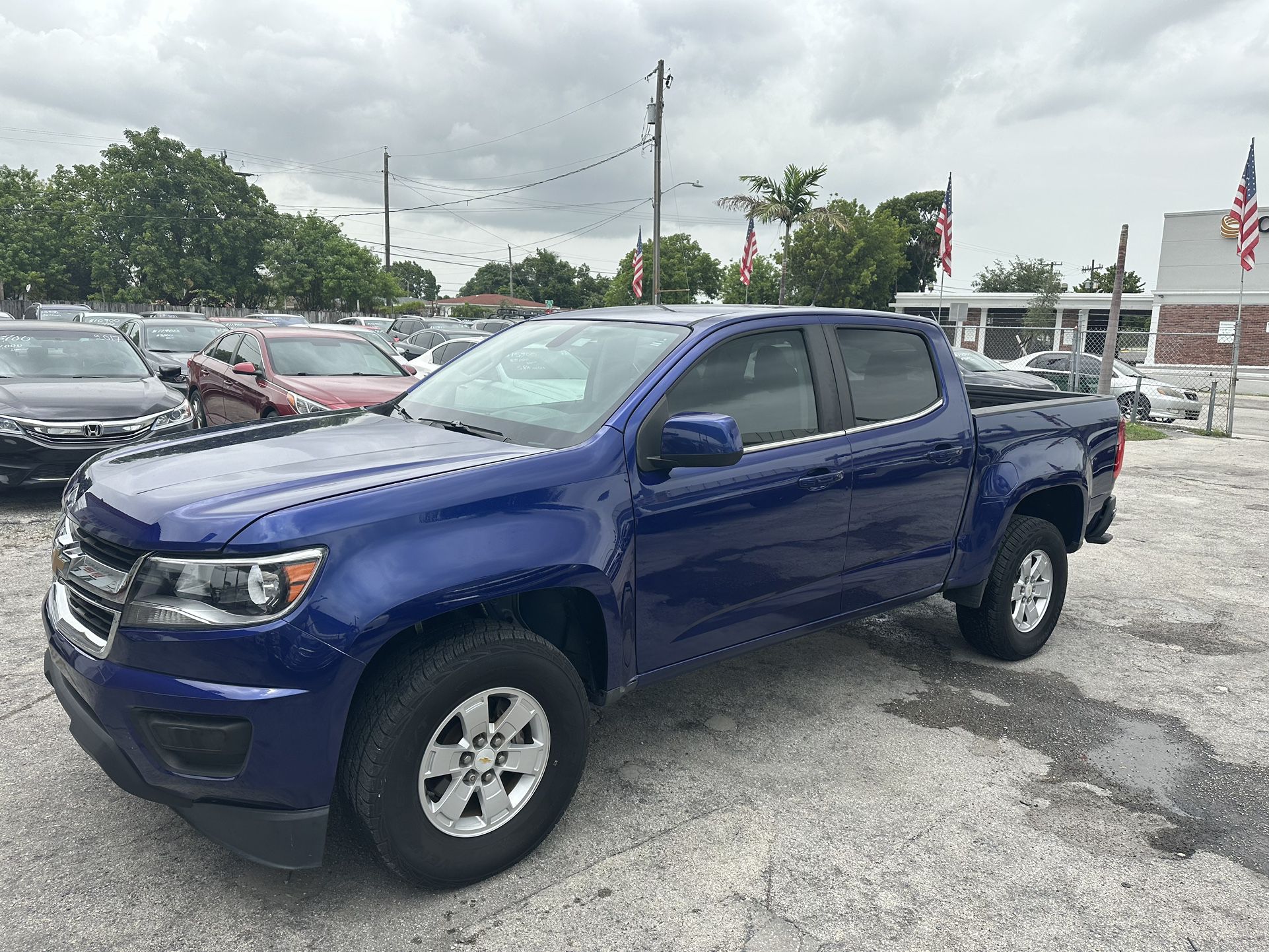 used 2016 chevy colorado - front view 1