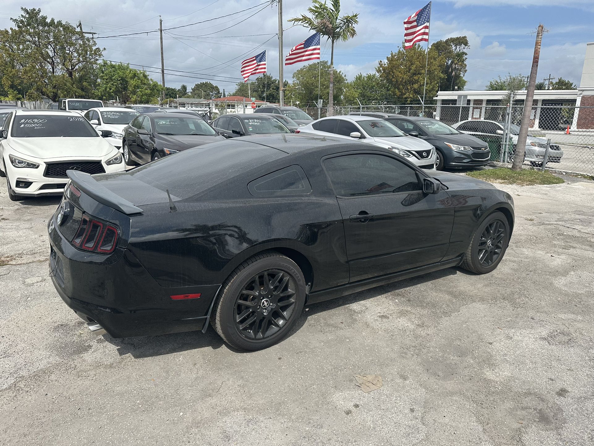 used 2014 ford mustang - front view 2