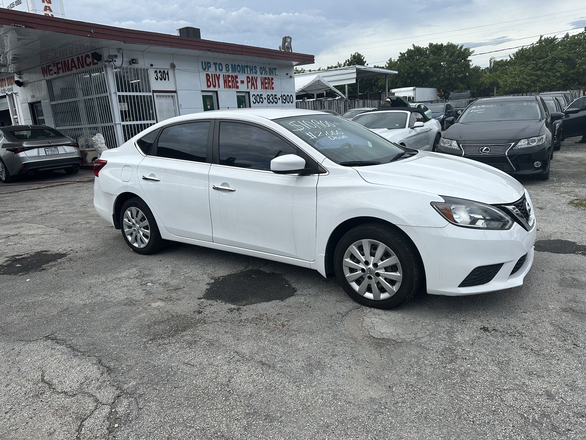 used 2017 NISSAN SENTRA - front view 1