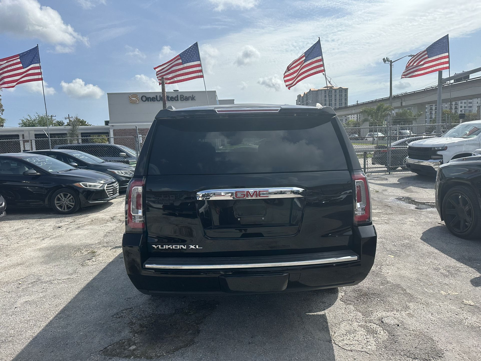 used 2017 gmc yukon denali - interior view 1