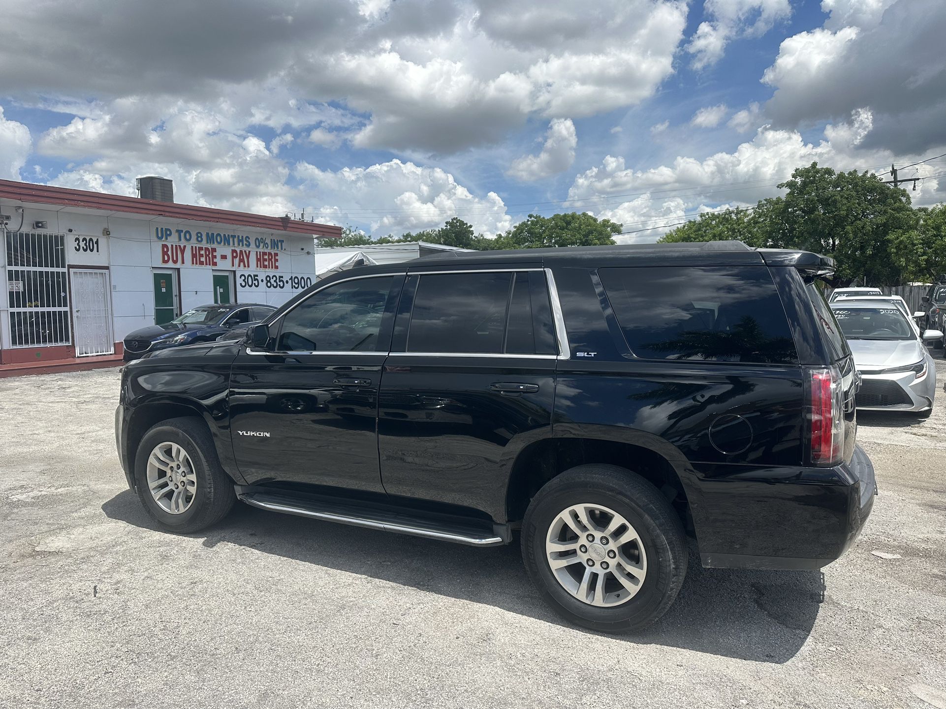 used 2016 gmc yukon - front view 2