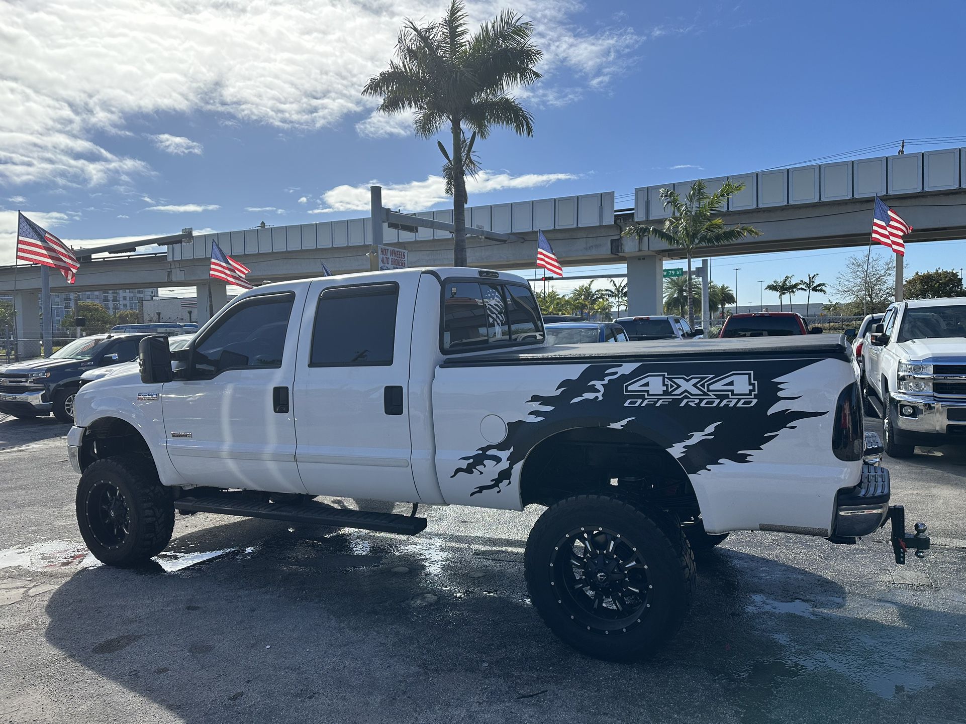 used 2006 ford F -350. Super Duty - engine