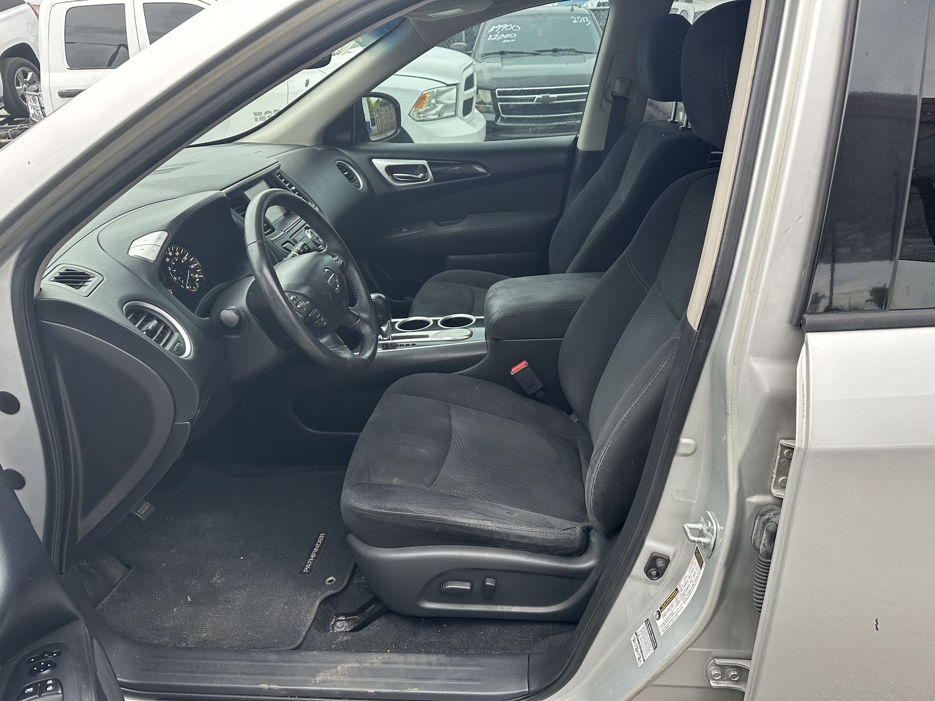 used 2015 nissan pathfinder - interior view 1